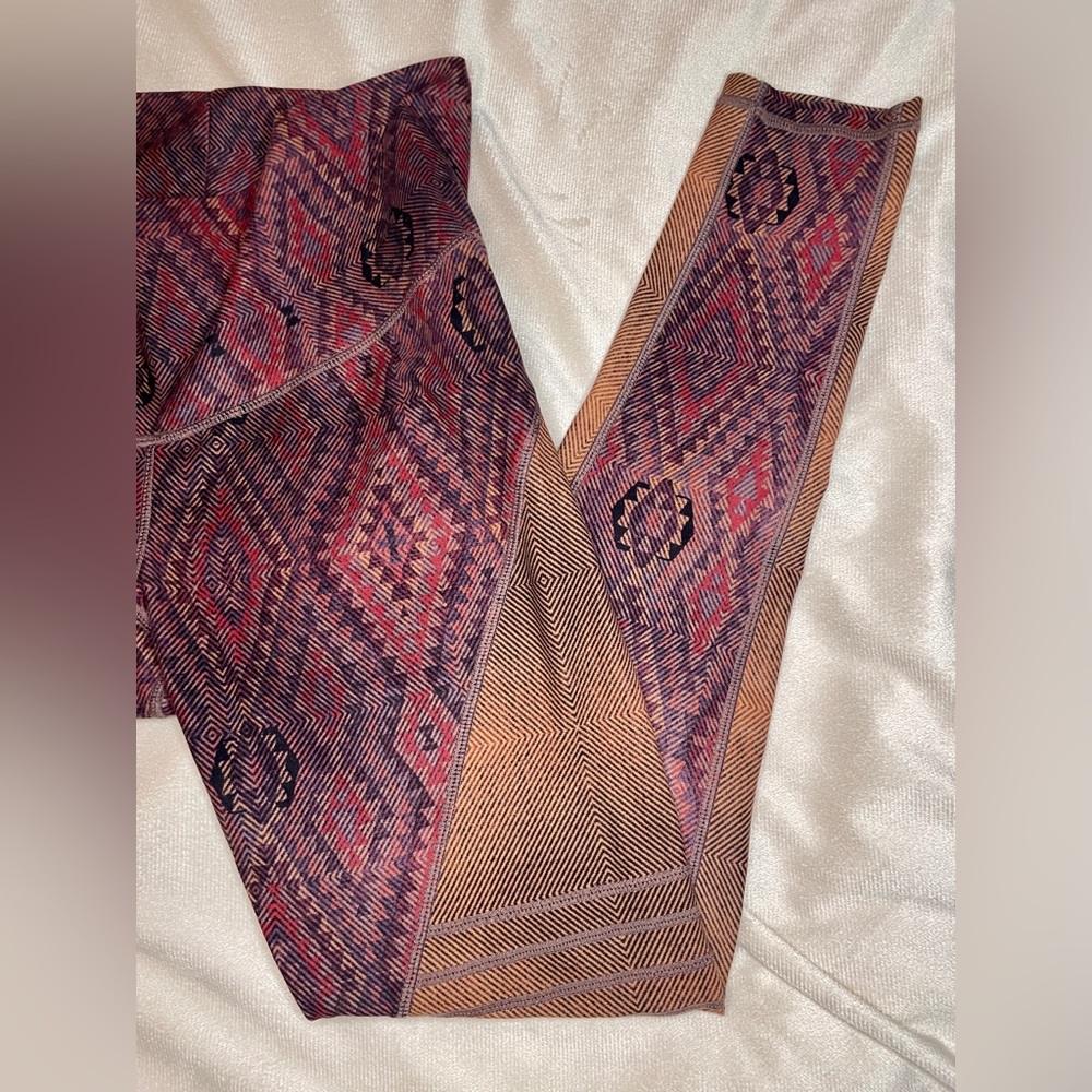 Sexy Garnet Slice Niyama Sol leggings! Rare. excellent condition. Earth tones - Picture 4 of 9